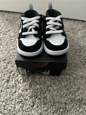 Jordan Kids Black and White Low-Top Sneakers